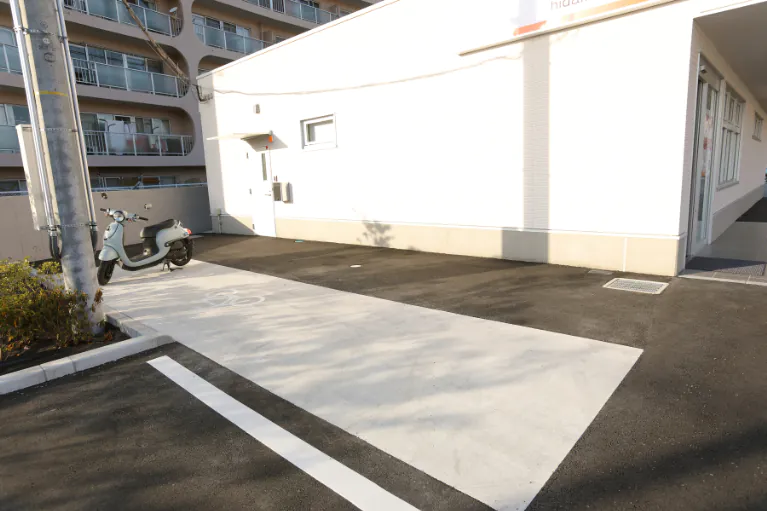 白鷺駅から徒歩9分とアクセス良好。駐輪場も完備しています